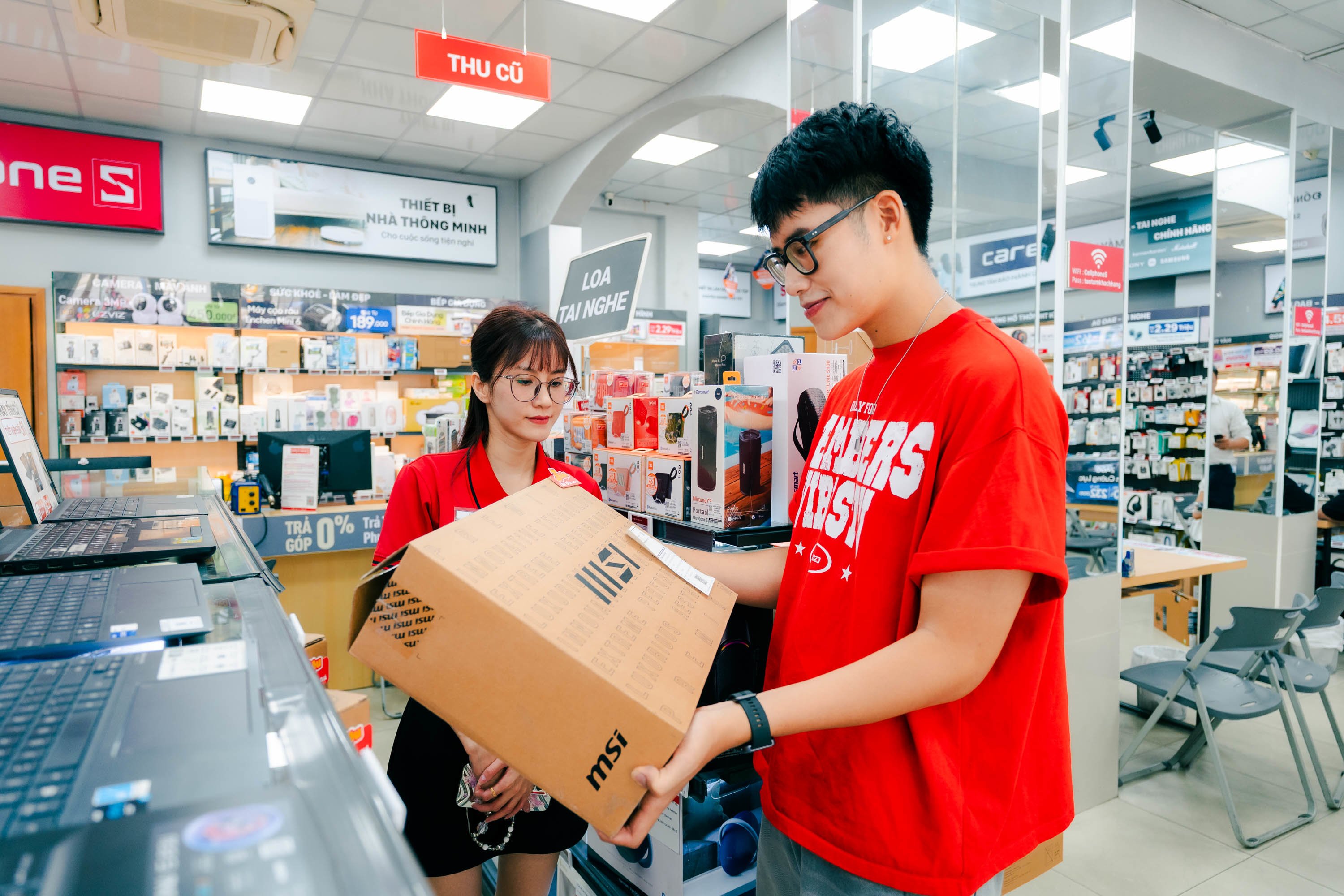 CellphoneS giảm 10%, đổi điểm nhận quà cùng nhiều ưu đãi trong Tựu trường Lên Cấp - 2