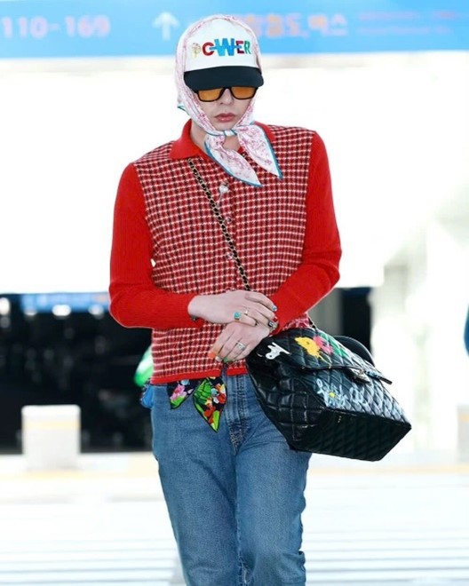 Style “bà thím” gây sốt của GD