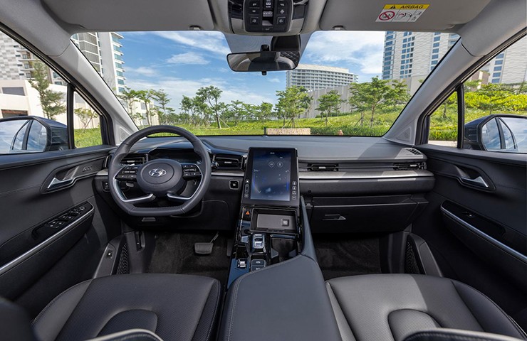 Giá xe Hyundai Custin mới nhất tháng 6/2025 - 6