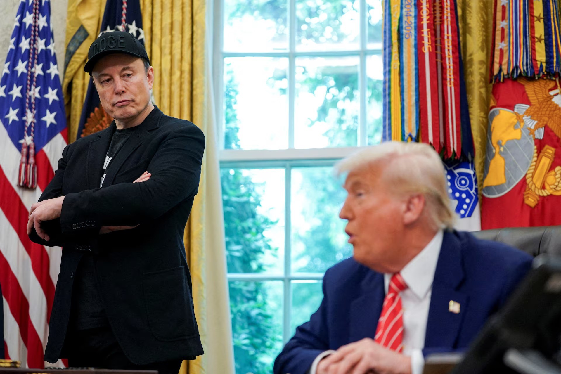 Ông Trump và tỷ phú Elon Musk trong Phòng Bầu dục (ảnh: Reuters)