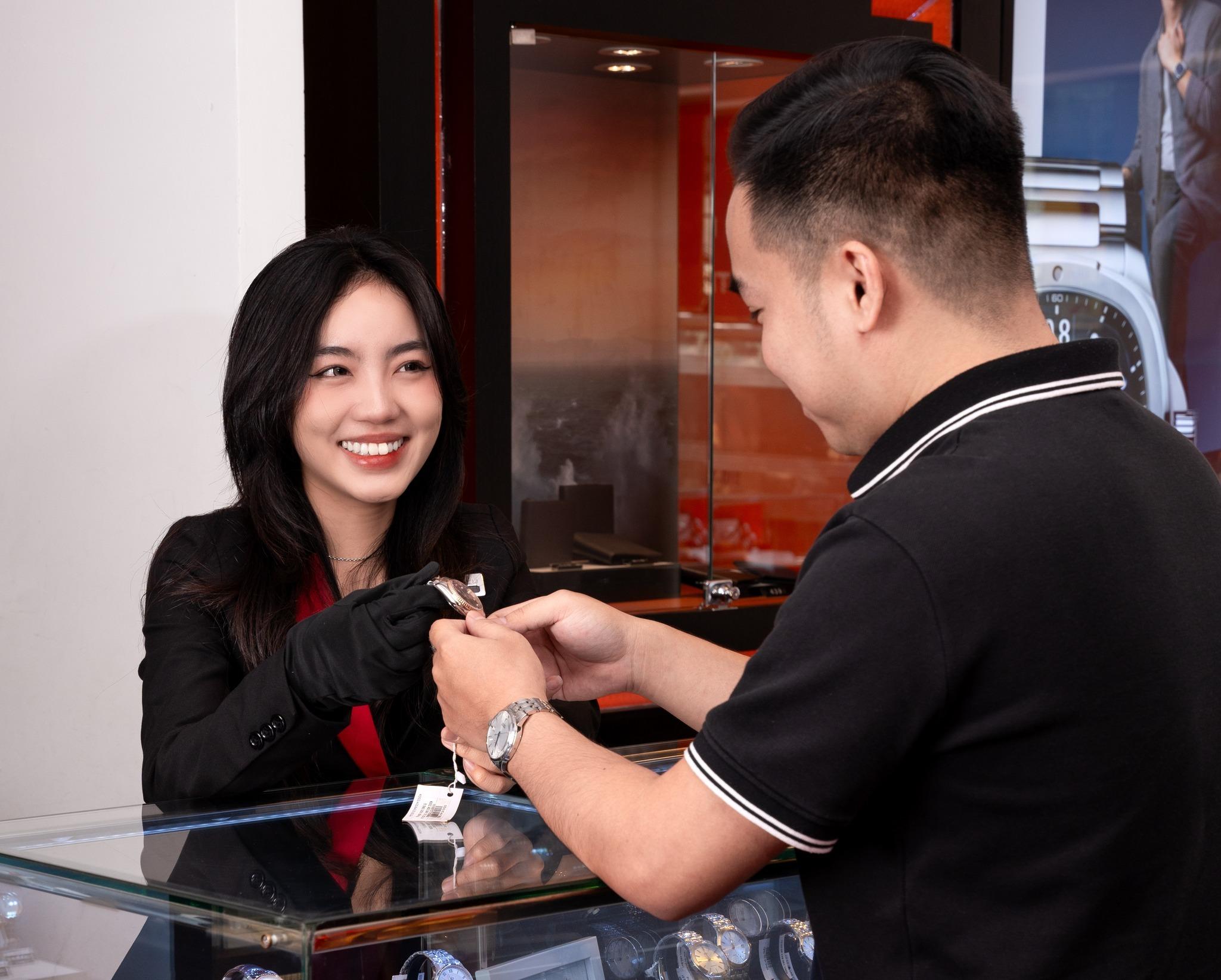 Dù là Welcomer, Smile Deliverer hay Happy Maker, đội ngũ nhân viên của Hải Triều luôn tạo được cảm giác gần gũi, thân thiện cho khách hàng