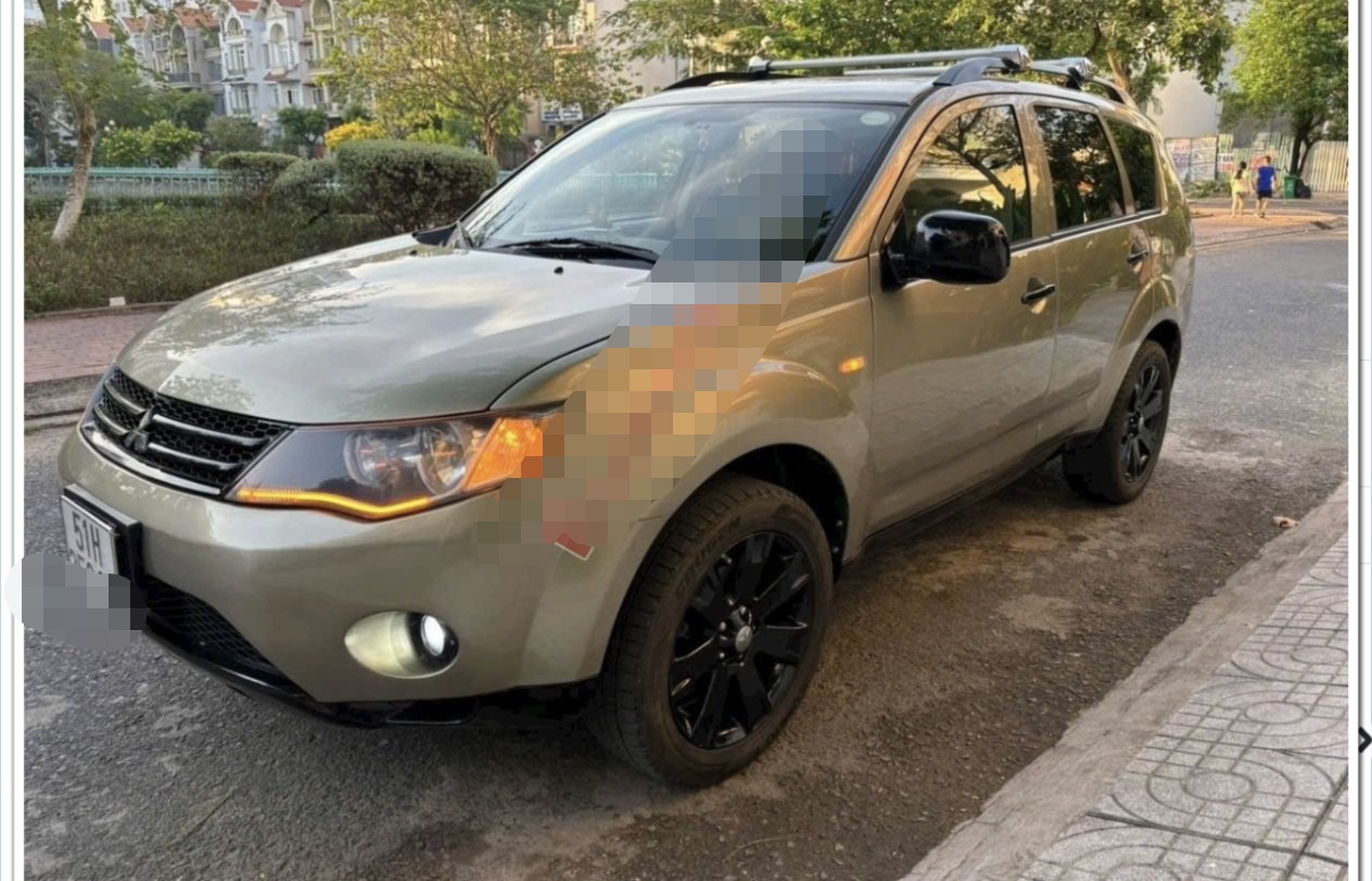 Mitsubishi Outlander đời cũ, được rao bán 250 triệu đồng tại TP.HCM - 2