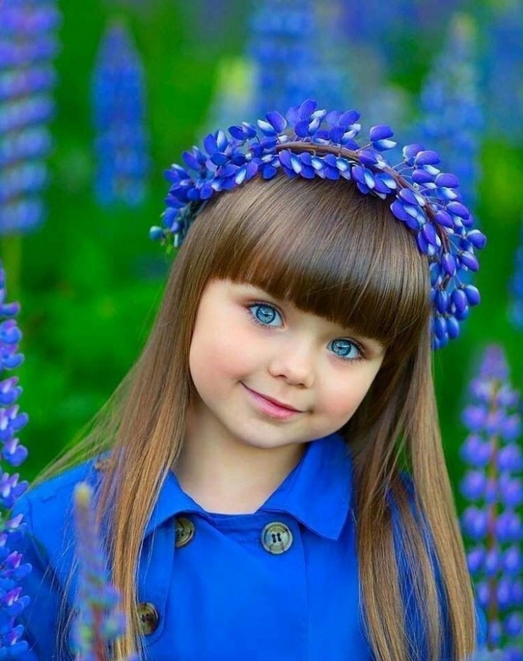 Anastasia Knyazeva là một trong những người mẫu nhí xinh đẹp nhất thế giới do tạp chí Elle, Hello bình chọn. Năm 2015, cô bé trở nên nổi tiếng ở tuổi lên bốn khi tham gia chụp ảnh và quay video cho các chiến dịch quảng cáo dành cho trẻ em. Thời điểm đó, những bức ảnh mẹ cô bé đăng lên Instagram gây sốt, thu hút hàng triệu lượt like. Anastasia có đôi mắt xanh to tròn và trong veo, khuôn mặt bầu bĩnh, được nhiều người gọi là "búp bê sống".