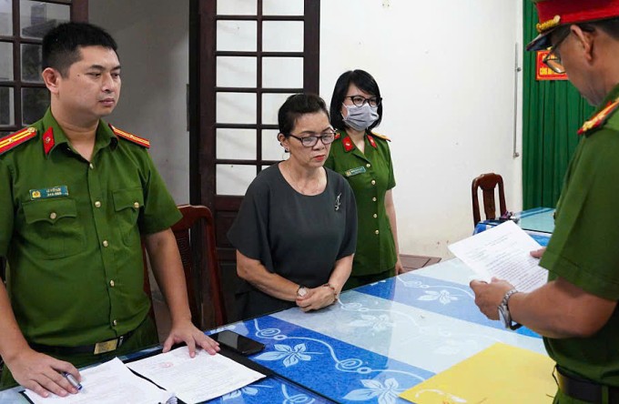 Bà Trần Thị Phước tại cơ quan điều tra. Ảnh: Hồng Nhung