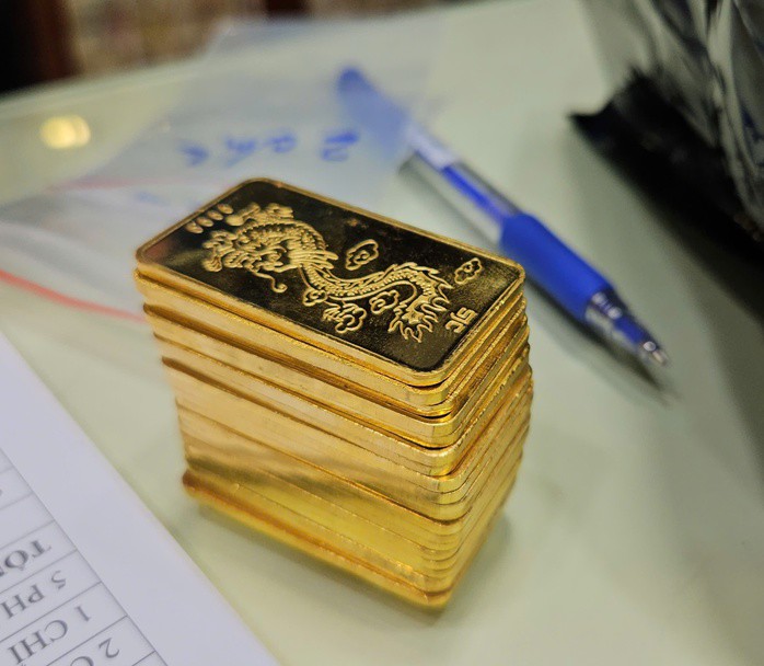 Giá vàng miếng SJC tăng vọt vào sáng nay