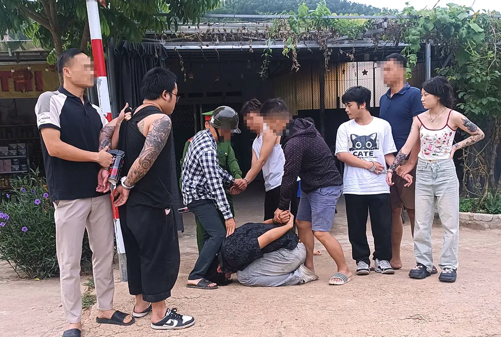 Công an bắt giữ 4 nghi phạm đang trên đường chạy trốn về Trung Quốc