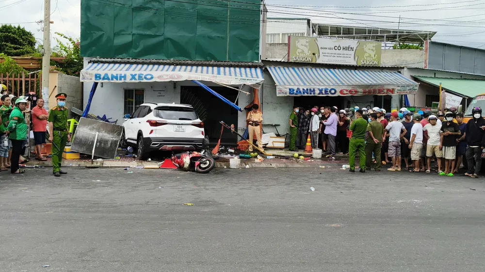 Hiện trường vụ tai nạn khiến 1 người chết, 2 người bị thương nặng.