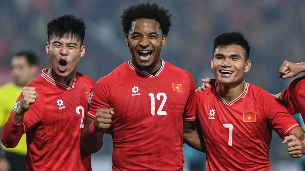 Cầu thủ nhập tịch Nguyễn Xuân Son cùng đồng đội làm nên ngôi vô địch AFF Cup 2024