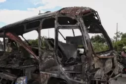 Colombia rung chuyển với hàng loạt vụ đánh bom và nổ súng
