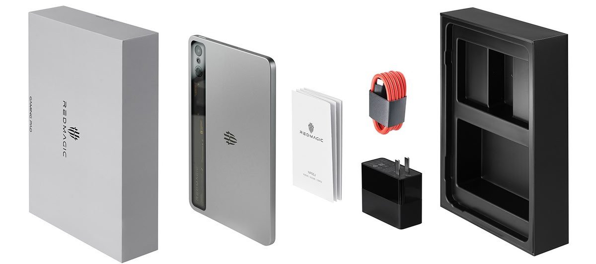 Các phụ kiện trong hộp đựng RedMagic Tablet 3 Pro.