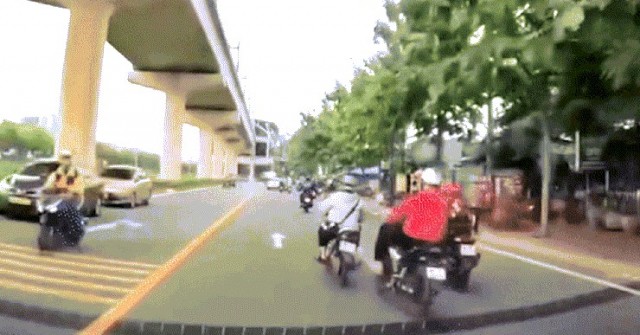 Xác minh clip truy đuổi đạp xe máy "cực gắt" ng...