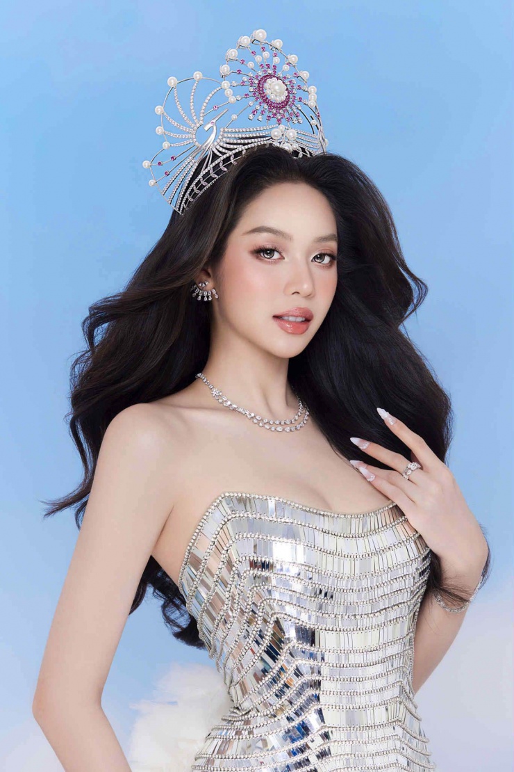 Hoa hậu Việt Nam quê Đà Nẵng nói gì trước khi kết thúc 2 năm nhiệm kỳ? - 3