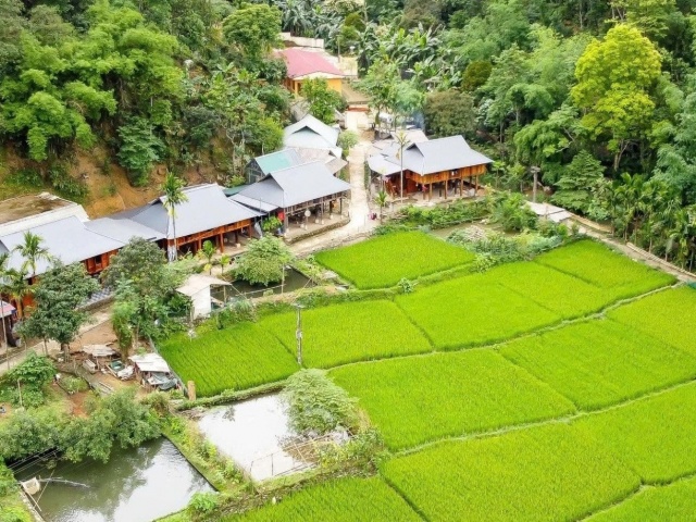Bản làng ẩn mình trong thung lũng ở Thanh Hóa hút du khách tới trải nghiệm
