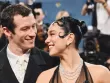 Dua Lipa xác nhận đính hôn với nam diễn viên Callum Turner, khoe nhẫn 3 tỷ