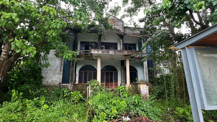 Bí ẩn những ngôi nhà hoang ven Quốc lộ 49 ở cố đô Huế - 5