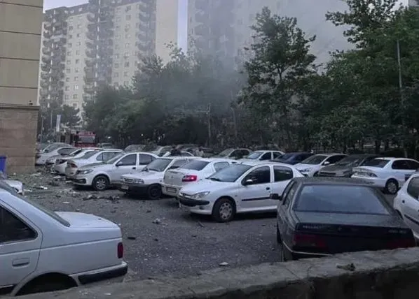 Cảnh tượng tan hoang ở Iran sau khi bị Israel tấn công - 4