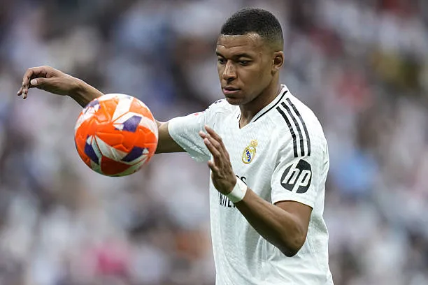 Vị trí của Mbappe trong đội hình là "bài toán khó".