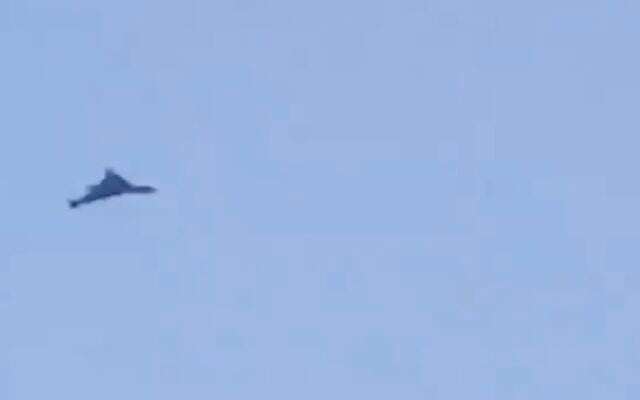 Hình ảnh được cho là một chiếc UAV của Iran bay về phía Israel - Ảnh: TIME OF ISRAEL