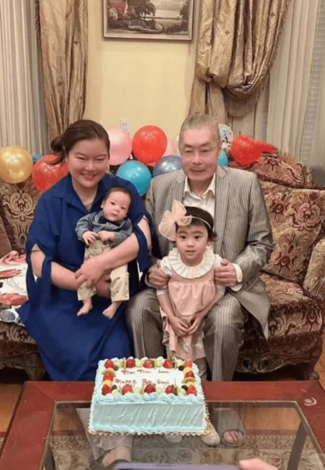 "Ngưu Ma Vương" U90: Hạnh phúc bên vợ kém 37 tuổi và con trai 2 tuổi - 2