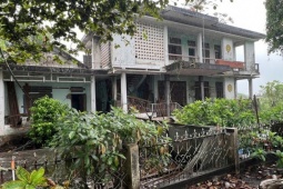 Bí ẩn những ngôi nhà hoang ven Quốc lộ 49 ở cố đô Huế