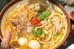 Món ăn nghe tên khó tưởng tượng nhưng ai cũng mê ngay từ lần đầu thưởng thức
