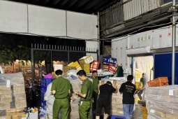 Bên trong kho lạnh ở TP HCM chứa hơn 70 tấn nội tạng, thịt không rõ nguồn gốc