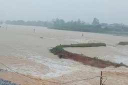 Quảng Bình: Vỡ đập chứa 1 triệu m3 nước, báo động nhiều xã ở phía hạ du
