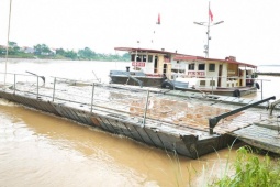 Nối lại cầu phao Phong Châu