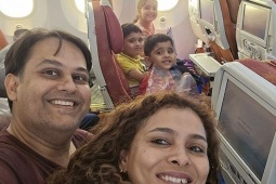 Bức ảnh selfie cuối cùng của gia đình 5 người thiệt mạng trong vụ rơi máy bay ở Ấn Độ