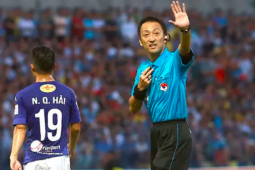 V-League đón "trọng tài rút thẻ đỏ nhanh nhất thế giới"