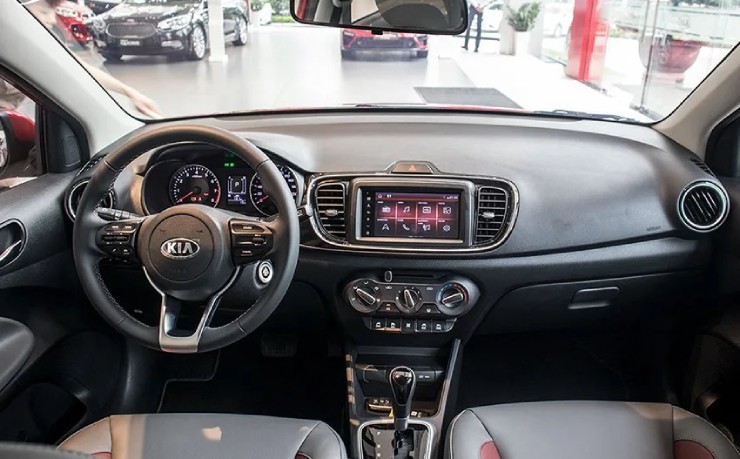Sedan phổ thông KIA Soluto có nhiều ưu điểm sao doanh số vẫn ì ạch? - 7