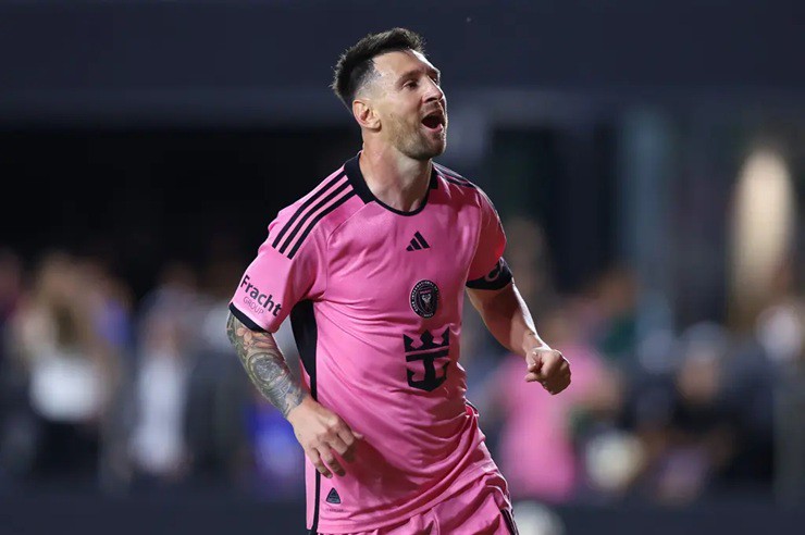 Lionel Messi tham dự với tư cách khách mời đại diện của nước chủ nhà