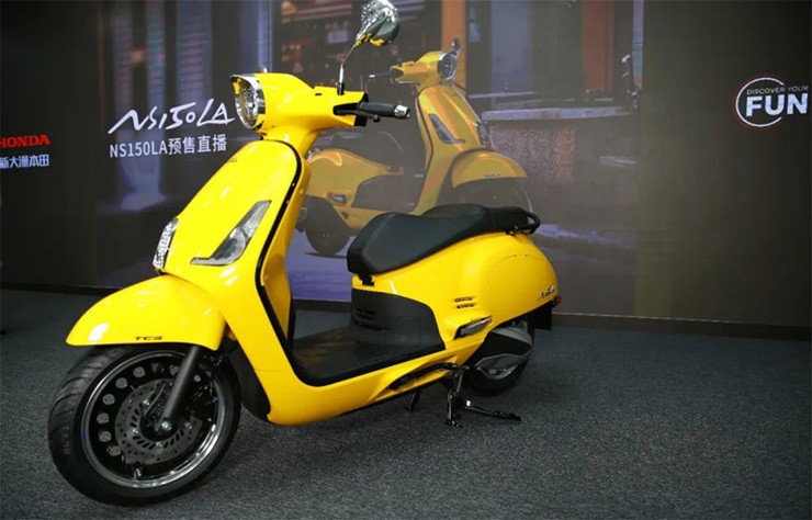 Honda NS150LA - xe ga cổ điển có cả camera hành trình, giá chỉ 58 triệu đồng! - 3