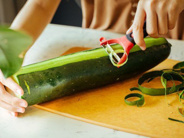Ăn bí đao người Việt toàn đổ bỏ thứ quý như ‘báu vật’ giúp giải nhiệt, đẹp da này mà không hay