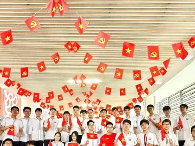 28/29 học sinh một lớp đỗ trường THPT chuyên Khoa học Tự nhiên - ĐHQG Hà Nội