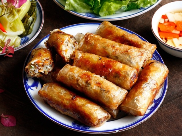 Mẹo chiên nem vàng, giòn không sạm đen