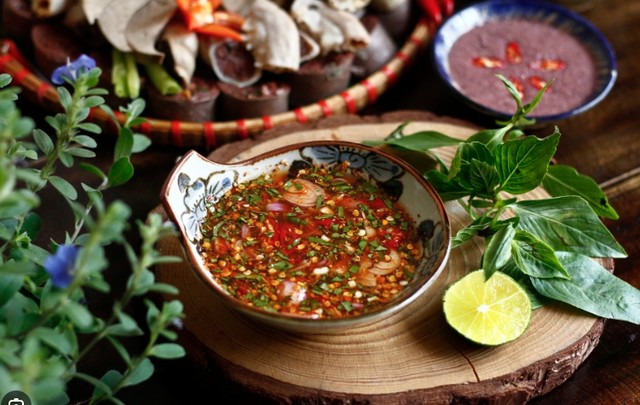 Cho nhúm rau nhỏ này vào nước chấm, giúp tăng đề kháng, tiêu độc hiệu quả - 1