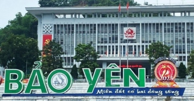 Chủ tiệm in ấn "tố" 13 đơn vị cấp huyện, xã châ...