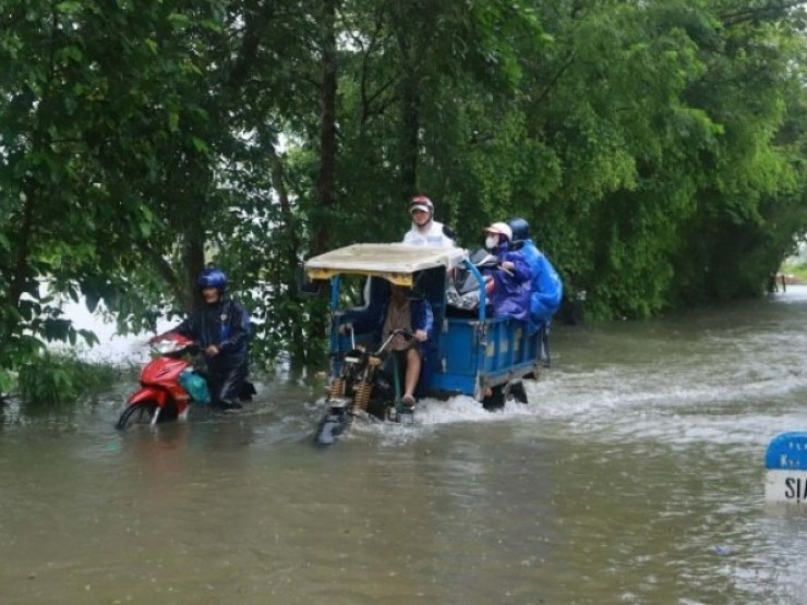 9 người chết, 2 người mất tích do mưa lũ ở miền Trung