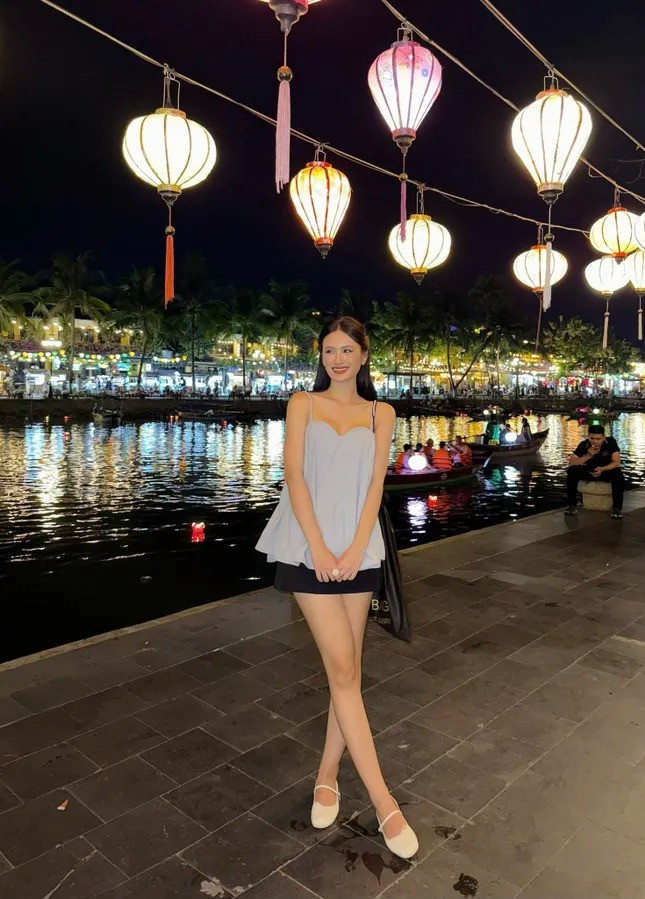 Nàng hậu vừa có kỳ nghỉ ở Hội An cùng gia đình.