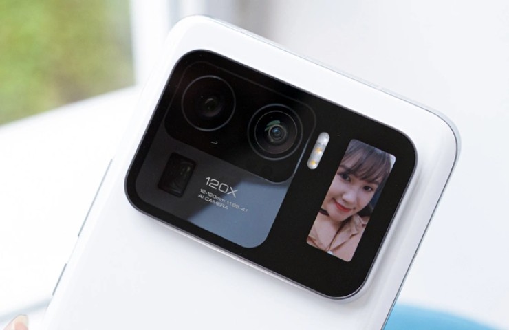 Điều này gợi nhớ đến chiếc Xiaomi Mi 11 Ultra ngày nào.