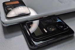 Bắt quả tang  chiếc smartphone chưa từng có của Xiaomi