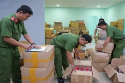 Cảnh sát bắt đường dây làm 12 tấn kem trộn, mỹ phẩm giả