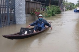 Chìm thuyền giữa dòng nước lũ, 2 người đàn ông tử vong thương tâm