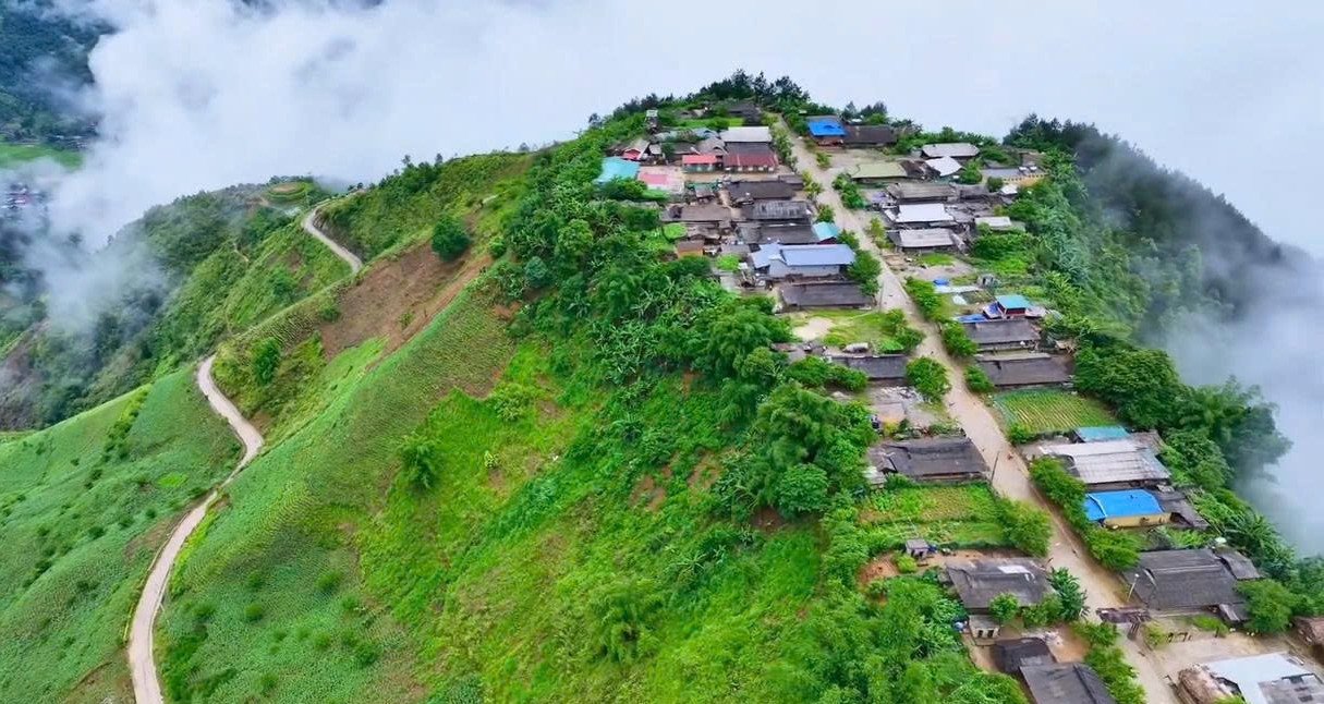 Bản làng trên đỉnh núi ở Yên Bái: Mây phủ bồng bềnh, đẹp như tiên cảnh - 5