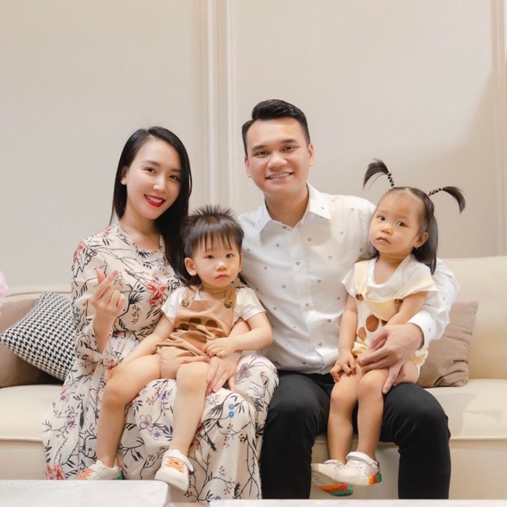 Gia đình Khắc Việt.