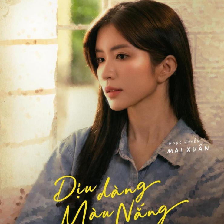 Ngọc Huyền vừa trở lại sóng giờ vàng với vai nữ chính Hoa Xuân trong phim "Dịu dàng màu nắng" sau gần 2 năm vắng bóng để tập trung cho gia đình nhỏ.&nbsp;