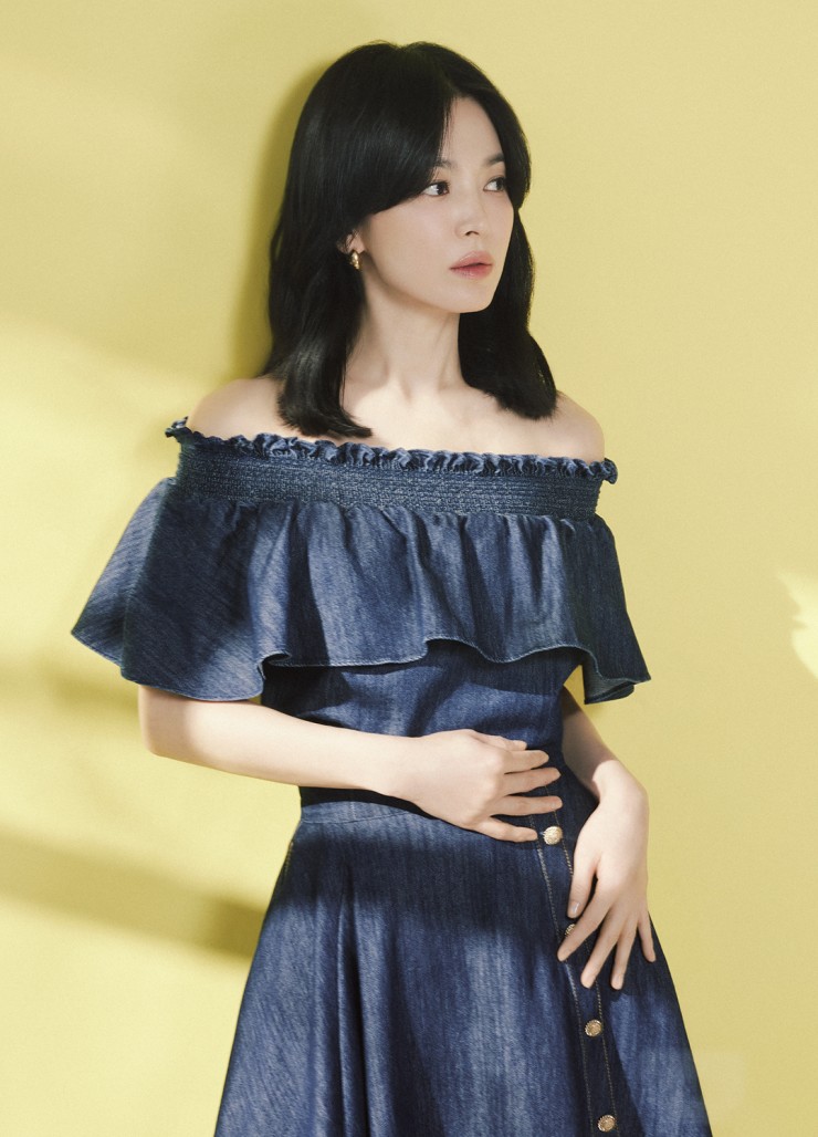 Mỹ nhân Hàn chọn series phim 'Slowly And Intensely' (tên tạm thời) của biên kịch Noh Hee-kyung cho dự án tiếp theo. Tác phẩm lấy bối cảnh ngành giải trí Hàn Quốc những năm 1960 và 1980.
