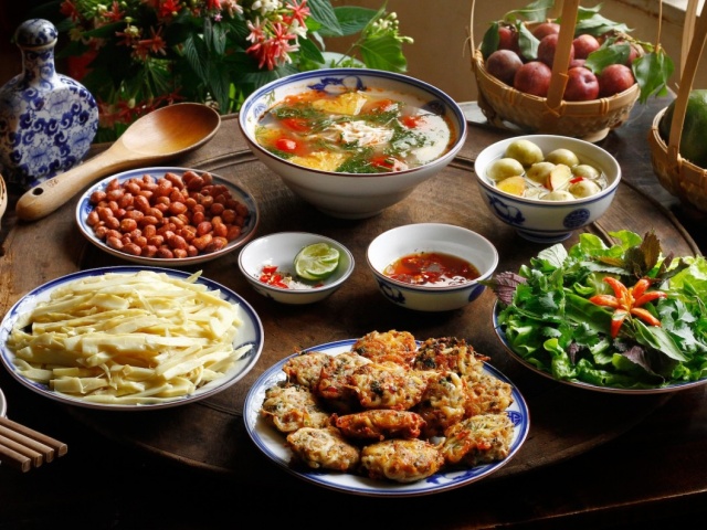 Mâm cơm dân dã ngày hè với cá ngần