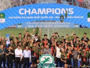 Bóng đá - Ninh Bình nâng cúp đầy cảm xúc, chờ derby với Nam Định ở V-League mùa tới